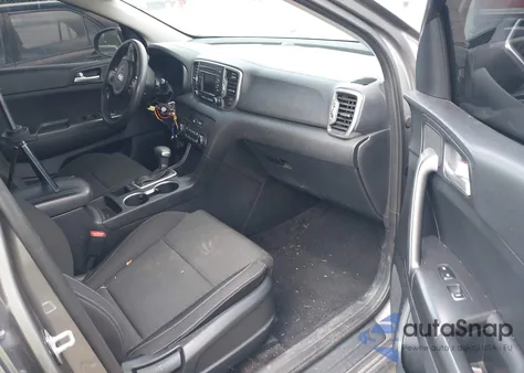 2018 Kia Sportage Lx z USA, uszkodzony, nr VIN KNDPMCAC0J7376980